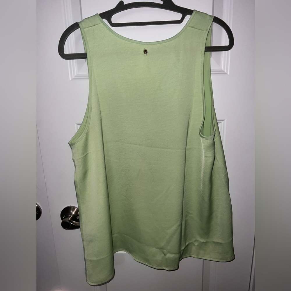 Green Fabletics Set - Picture 2 of 4